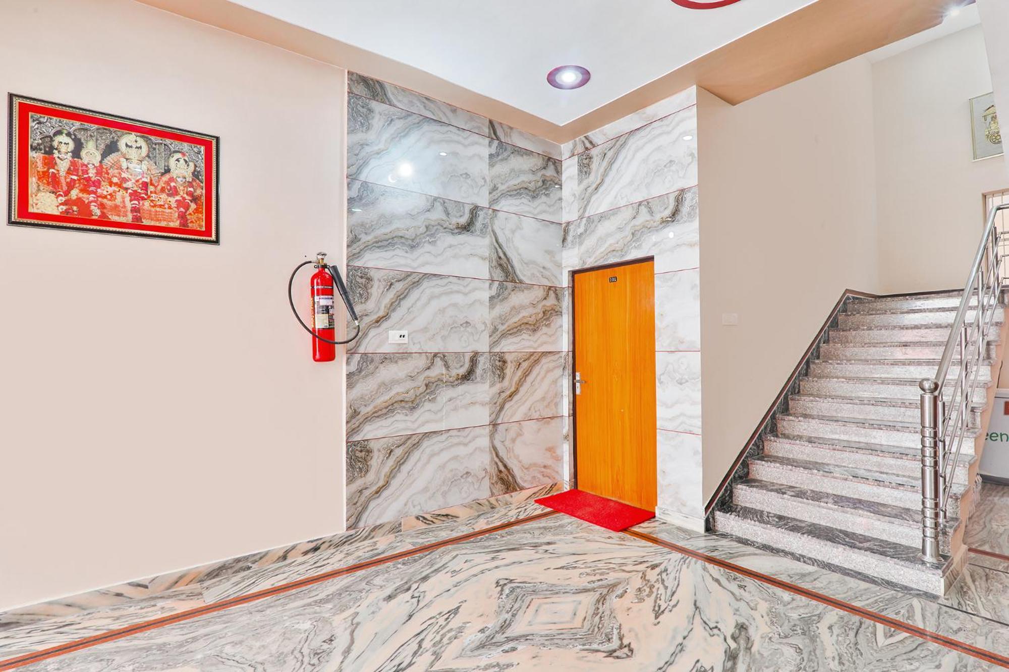 Fabhotel Shree Venkatesh Nileyam Ayodhya Εξωτερικό φωτογραφία